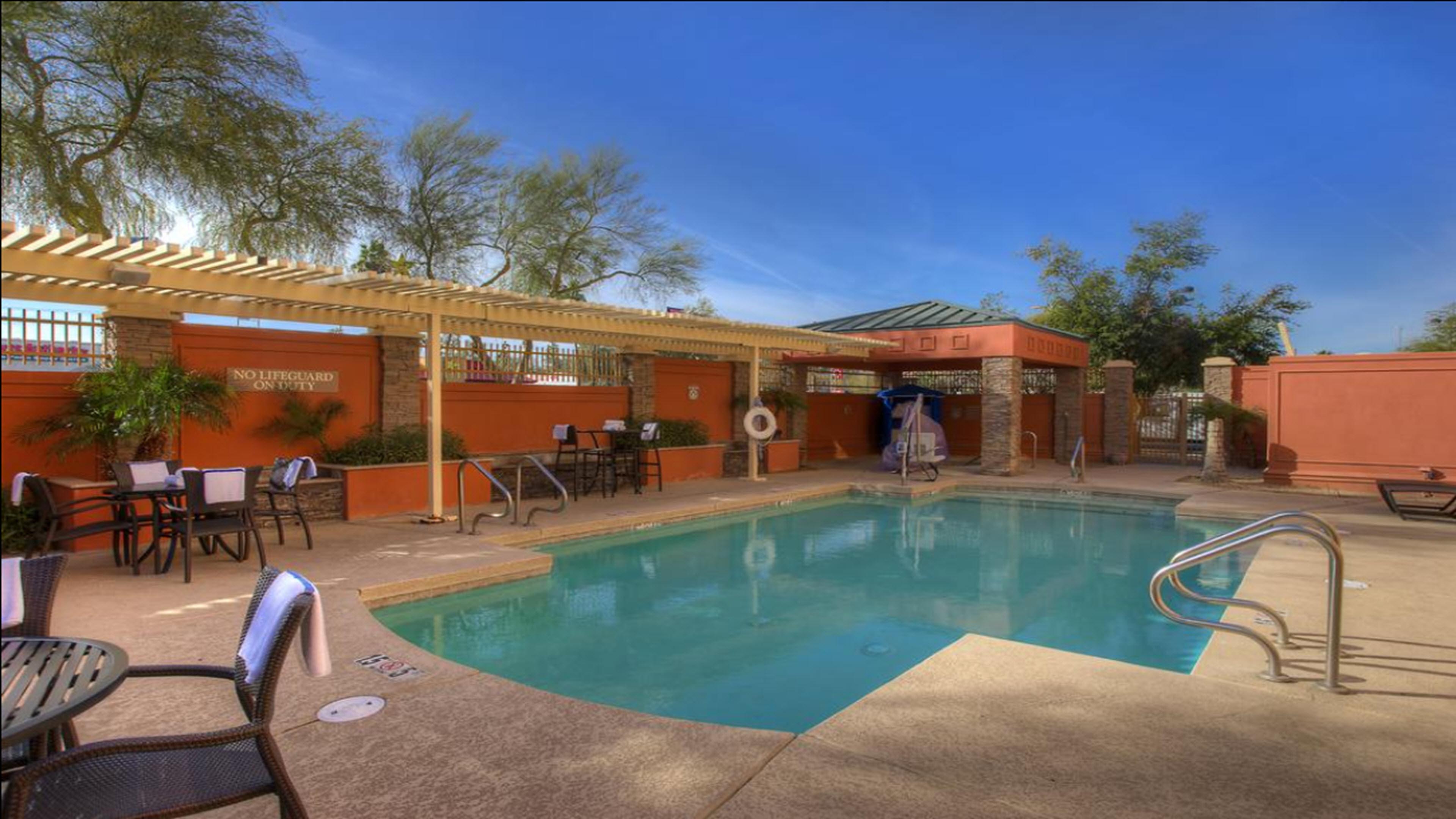 Holiday Inn Express Hotel & Suites Tempe By Ihg Exterior photo