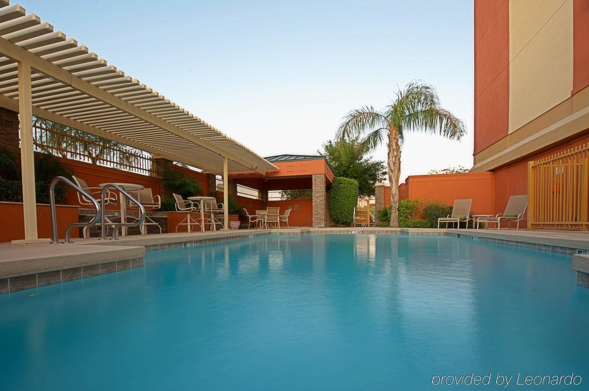 Holiday Inn Express Hotel & Suites Tempe By Ihg Exterior photo
